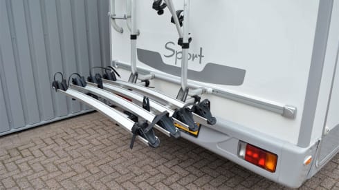 Beautiful complete and very neat 6-person camper (Fiat Ducato Adria Mobil)