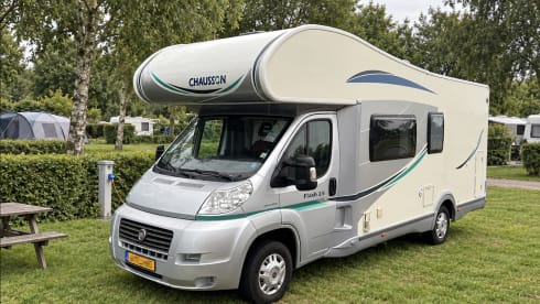 Fiat Ducato Chausson - camping-car très spacieux pour 7 personnes