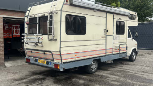 Sunrise – 5p Peugeot alcove from 1988