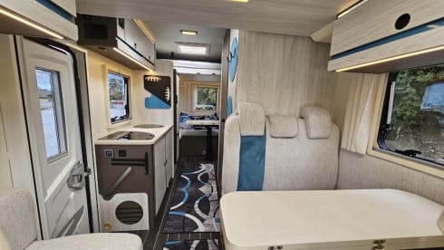 Rimor has it. –     La Grande Fuga – Spazioso camper familiare a 6 posti letto