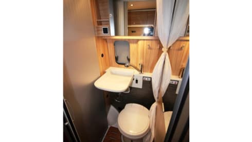 Yellowstone  – Hymer Bus camper