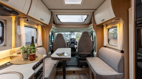 Carado T459 semi-integrated with queen-size bed from 2022