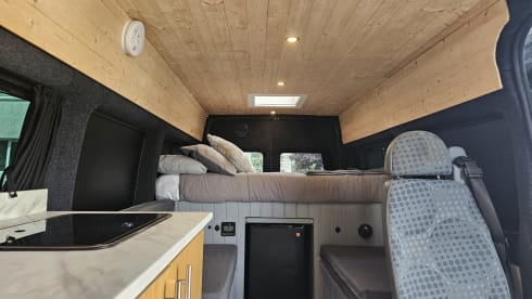 Boujee Bella – 4 berth Ford campervan 