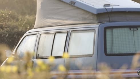 🌞🚐 On the road with a 4p Volkswagen T4