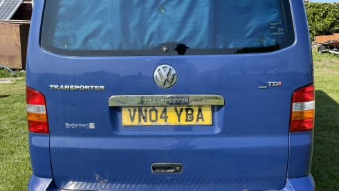 Magic – 4 berth Volkswagen T5 LWB Campervan