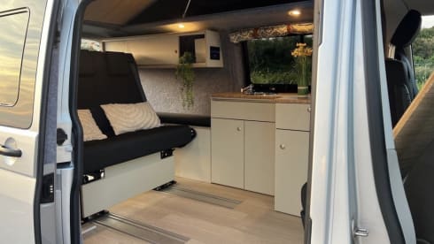 5p Volkswagen bus uit 2023