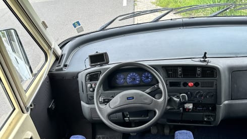 2p Hymer B574 fixed bed air conditioning