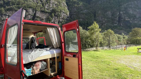 Lola – Two-person Self-build Camperbus