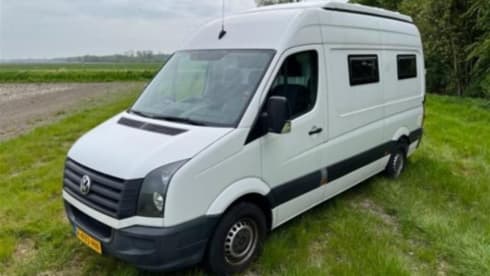 Maui  – Volkswagen Crafter Campervan 
