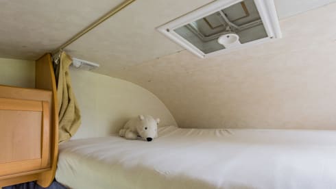 Nice compact 5p McLouis camper