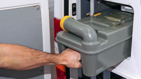 ELENA E IL SUO "CAMPY " – VIAGGIA IN LIBERTA CON MERCEDES WESTFALIA JAMES COOK