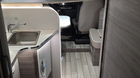 De Reiskamer op wielen  – 5p Ford integrated uit 2025