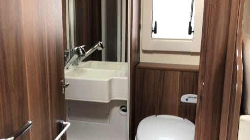 Chestnut – Perfect for a large family getaway!!