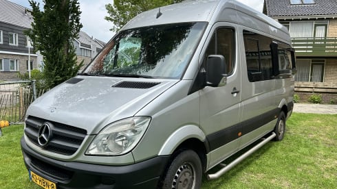 5 to 6 person self-build bus camper Mercedes Sprinter automatic.