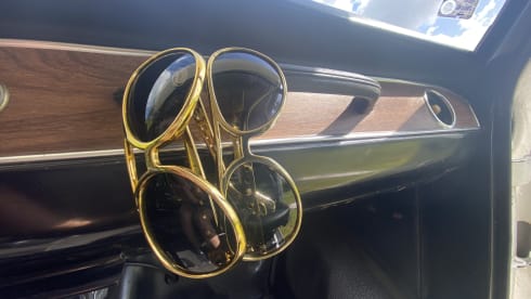 Ollie – On an adventure with a cool oldtimer '76 