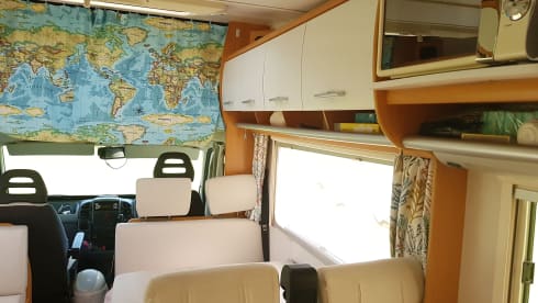 Hymee – Spacious Hymer stylish custom interior