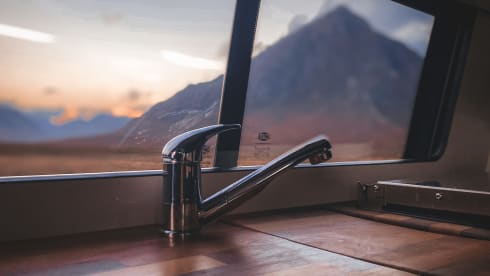 Islay – Luxury auto 4 berth Volkswagen T6.1 camper