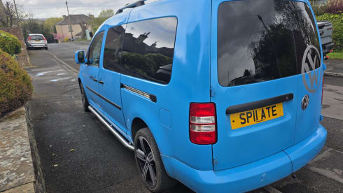 Blue Birtha – VW-Campingbus mit 2 Schlafplätzen, Baujahr 2011
