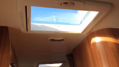 ADRIA with 2 SINGLE BEDS and LARGE GARAGE (660 cm)