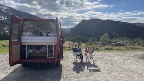 Lola – Two-person Self-build Camperbus