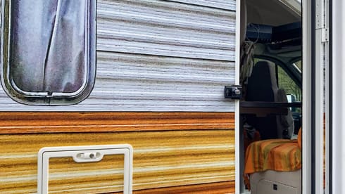 Start in de Ardennen – Luxury 2 person Chausson from 2021 with classic Vanguard rv wrapping.