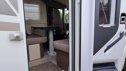 New Integral Camper / Automatic / 160 HP