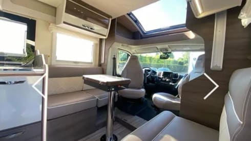 4 person luxury motorhome Fiat semi-integrated 