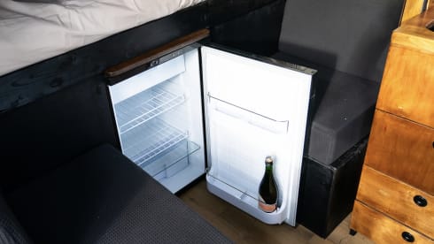 Chris & Ride – 2p MB sprinter OFF-GRID from 2019
