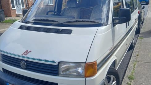 4 berth Volkswagen campervan from 1998