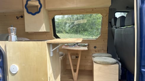 ONA – 2-seater Volkswagen bus from 2011