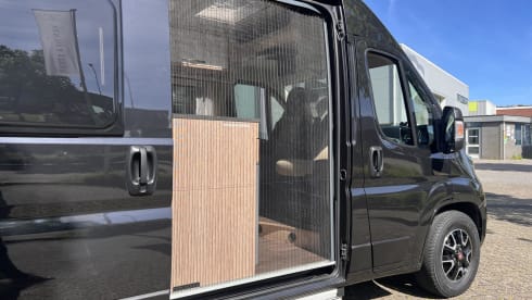 Complete Camperbus – Pössl camper Automaat met dakairco