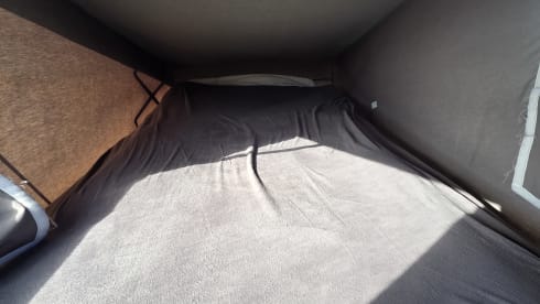 Black Viany – 2p Mercedes-Benz Viano campervan from 2010