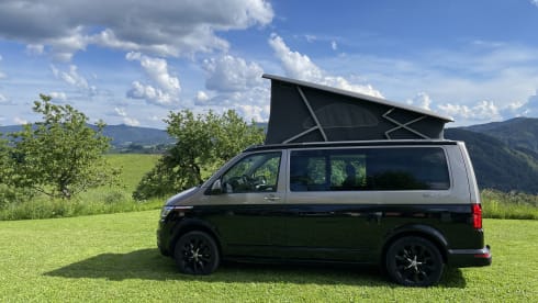 Luxe California Beach T6.1 (camper 2-4p, auto tot max 7p) – 4p Volkswagen campervan uit 2021