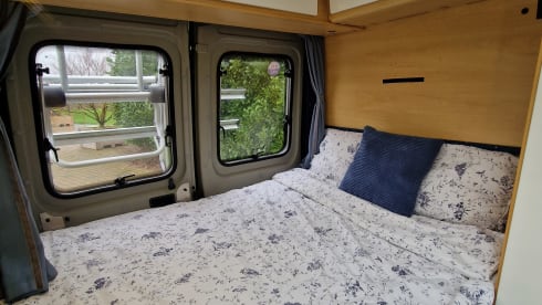OFF-GRID – Super complete bus camper! fully furnished
