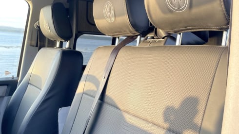 Outlander  – Hire Outlander automatic from Edinburgh airport 