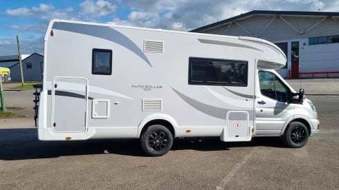 Efa – 6 berth Roller Team semi-integrated from 2024