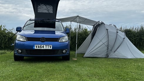 Una – 3 berth Volkswagen Caddy campervan from 2015