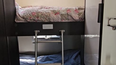 Earth Roamer – 6 berth Ford alcove from 2019