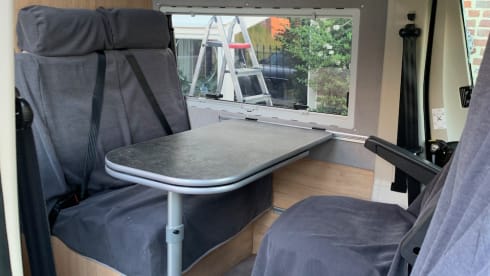 Luigi – La Strada Avanti EB: compact motorhome with twin bed and all the comforts