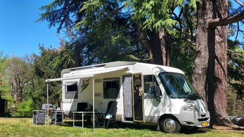 Toedeledokie  – Neat, warm Fiat integral camper, 4p 