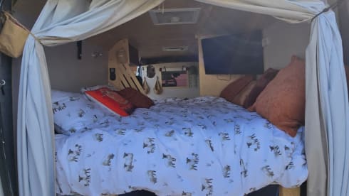 Herdy 🐑 – ✨ Luxuriöser Campervan mit 2 Schlafplätzen – nur für Erwachsene | Autarkie-fähig | Hundefreundlich ✨