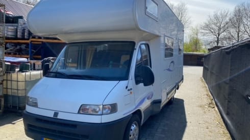 challenger – Spacious 6 person camper