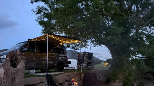 Ralph – Volkswagen campervan met 4 slaapplaatsen, vanaf bouwjaar 2022.