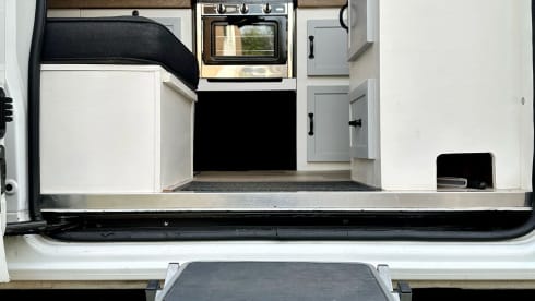Happy Camper  – 3p Renault camper van from 2011