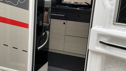 4p Challenger semi-integrated model 2023-limited edition