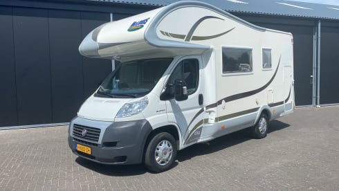 6-8 p Fiat alcove spacious family camper