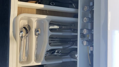 Lucy – 6 berth Ford Roller Team Zafiro