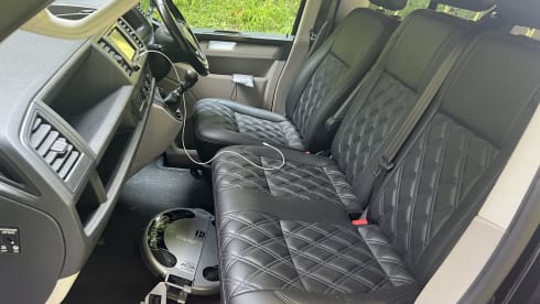 ADDAM – 4 berth Volkswagen bus from 2016
