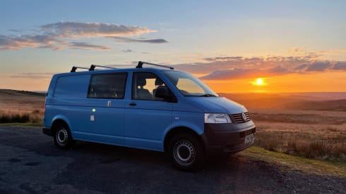 Bluey – 2 berth VW Campervan 