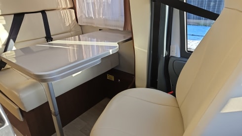 Beautiful stylish camper for 2+2 people
